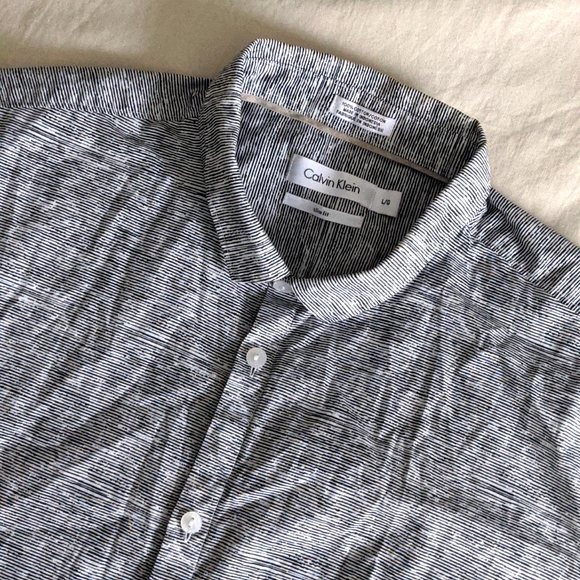 Black & White Calvin Klein Button down Shirt - Picture 1 of 2